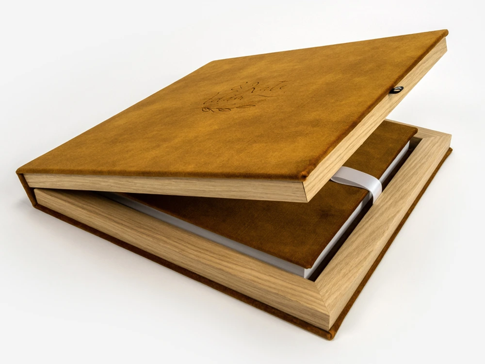 Álbum de lino con su caja rígida