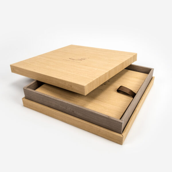 Caja Olivo, detalle